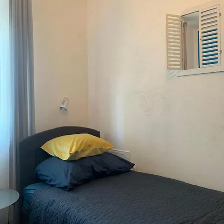 Apartment Blue Vibes